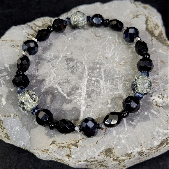 Handmade Black Glass Triple Moon Bracelet Repurposed Vintage Beads - Picture 3 of 11